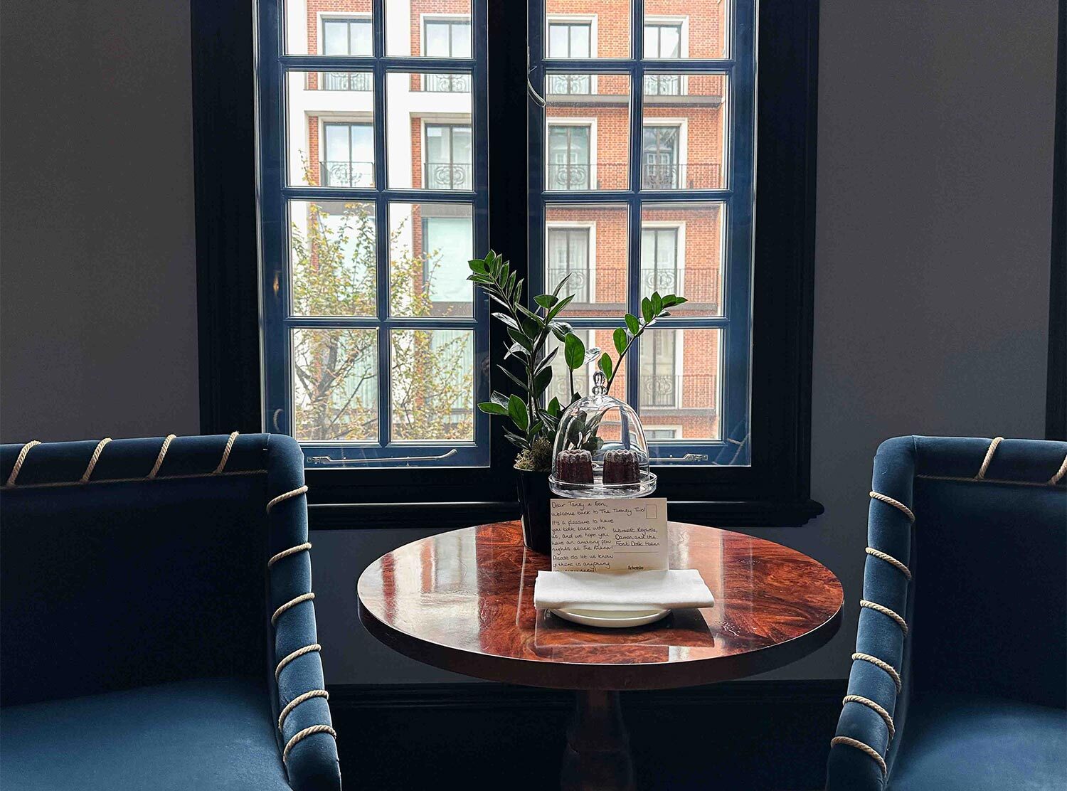 The Twenty Two Sweet welcome with a thoughtful handwritten note is the welcome sign of excellent hospitality