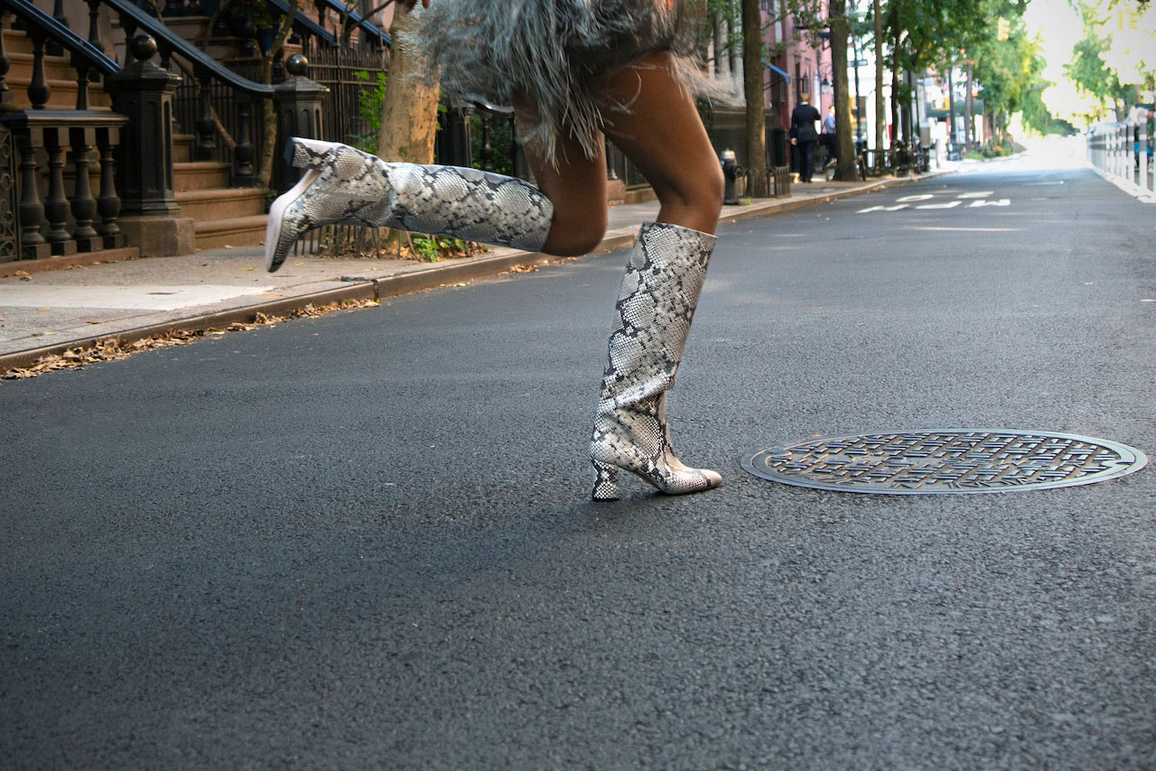 To Tackle Waste in the Fashion Industry, AERA Shoes Are 110% Sustainable